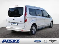 Gebraucht Ford Tourneo Titanium 120 PS (88 kW) 2022 Polar silber Van / Kleinbus