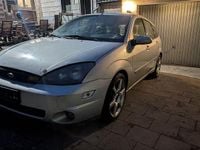 Gebraucht Ford Focus ST 173 PS (127 kW) 2004 Silber Limousine