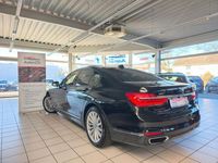 Gebraucht BMW 750 449 PS (330 kW) 2015 Schwarz Limousine