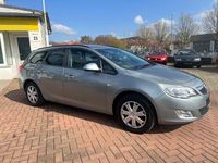 Gebraucht Opel Astra Design Edition 101 PS (74 kW) 2011 Silber Kombi