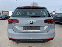Gebraucht VW Passat 150 PS (110 kW) 2022 Grau Kombi