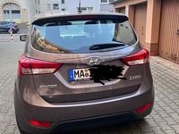 Gebraucht Hyundai ix20 125 PS (91 kW) 2014 Braun Kleinwagen