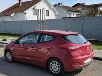 Gebraucht Hyundai i30 100 PS (73 kW) 2013 Rot Kleinwagen