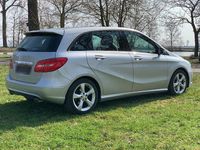 Gebraucht Mercedes B180 122 PS (89 kW) 2012 Silber Van / Kleinbus