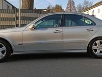 Gebraucht Mercedes E240 Avantgarde 177 PS (130 kW) 2002 Silber Limousine