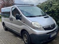 Gebraucht Opel Vivaro 115 PS (84 kW) 2008 Silber Van / Kleinbus