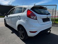 Gebraucht Ford Fiesta Trend 80 PS (58 kW) 2015 Weiß Limousine