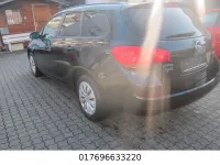 Gebraucht Opel Astra Design Edition 101 PS (74 kW) 2011 Schwarz Kombi