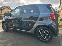 Gebraucht Smart ForFour 90 PS (66 kW) 2019 Schwarz Kleinwagen