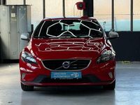Gebraucht Volvo V40 Kinetic 120 PS (88 kW) 2015 Rot Limousine