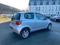 Gebraucht Toyota Yaris 65 PS (47 kW) 2005 Silber Kleinwagen