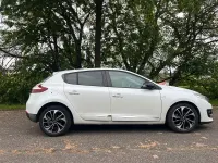 Gebraucht Renault Mégane Bose Edition 132 PS (97 kW) 2015 Weiß Limousine