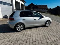 Gebraucht VW Golf VI Team 105 PS (77 kW) 2011 Silber Kleinwagen
