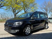Gebraucht VW Touran Trendline 105 PS (77 kW) 2012 Deep black perleffekt Van / Kleinbus
