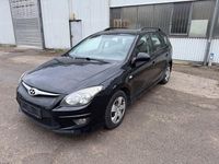 Gebraucht Hyundai i30 128 PS (94 kW) 2011 Schwarz Kombi