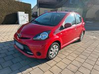 Gebraucht Toyota Aygo Cool 68 PS (50 kW) 2012 Rot Kleinwagen