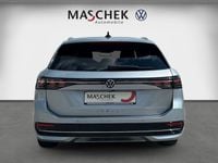 Gebraucht VW Passat IQ Drive 150 PS (110 kW) 2024 Oyster silver Kombi