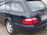 Gebraucht Mercedes E220 Classic 150 PS (110 kW) 2005 Blau Kombi
