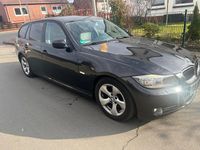 Gebraucht BMW 320 Lifestyle 163 PS (119 kW) 2011 Schwarz Kombi