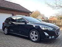 Gebraucht Ford Focus Titanium 120 PS (88 kW) 2018 Schwarz Kombi