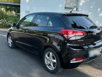 Gebraucht Hyundai i20 Trend 84 PS (61 kW) 2017 Schwarz Limousine