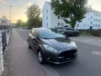 Gebraucht Ford Fiesta Celebration 101 PS (74 kW) 2016 Grau Kleinwagen