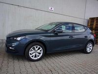 Neu Seat Leon Style 150 PS (110 kW) 2025 Fjordblau Limousine