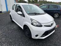 Gebraucht Toyota Aygo Cool 68 PS (50 kW) 2013 Cool white Kleinwagen