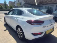 Gebraucht Hyundai i30 Trend 120 PS (88 kW) 2018 Clean slate / met Limousine