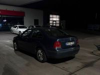 Gebraucht VW Bora Comfortline 116 PS (85 kW) 2001 Blau Limousine