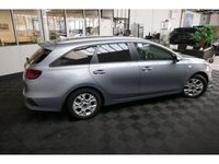 Gebraucht Kia Ceed 160 PS (117 kW) 2023 Lunar silver m (metallic) Kleinwagen