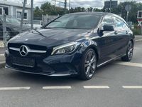 Gebraucht Mercedes CLA200 Shooting Brake 136 PS (100 kW) 2016 Blau Kombi