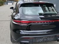Gebraucht Porsche Macan 265 PS (194 kW) 2023 Schwarz SUV