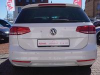 Gebraucht VW Passat 150 PS (110 kW) 2019 Weiß Kombi