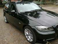 Gebraucht BMW 320 184 PS (135 kW) 2010 Schwarz Kombi