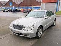 Gebraucht Mercedes E220 150 PS (110 kW) 2003 Silber Limousine