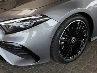 Gebraucht Mercedes A200 AMG 163 PS (119 kW) 2026 Mountain grau metallic Limousine