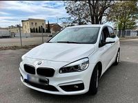Używany BMW 218 Active Tourer 136 KM (100 kW) 2016 Biały Minivan