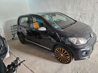 Second-hand VW up! 65 CP (47 kW) 2017 Negru Hatchback
