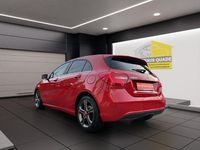 Gebraucht Mercedes A180 122 PS (89 kW) 2013 Jupiterrot  unilack Limousine