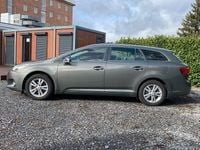Gebraucht Toyota Avensis Life 124 PS (91 kW) 2013 Olive Kombi