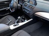 Gebraucht BMW 114 Sport Line 102 PS (75 kW) 2013 Weiß Kleinwagen