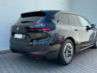 Gebraucht BMW iX Shadowline 239 kW (326 PS) 2022 Saphirschwarz metallic SUV