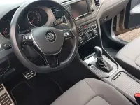 Gebraucht VW Golf Sportsvan Allstar 150 PS (110 kW) 2017 Gold Van / Kleinbus