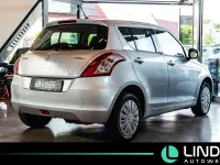 Gebraucht Suzuki Swift Club 94 PS (69 kW) 2014 Silber Kleinwagen