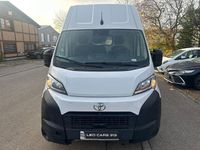 Gebraucht Toyota Proace 140 PS (102 kW) 2024 Weiß Van / Kleinbus