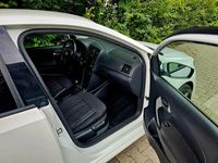 Gebraucht VW Polo Comfortline 75 PS (55 kW) 2015 Weiß Limousine