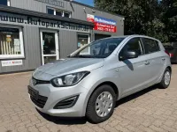 Gebraucht Hyundai i20 75 PS (55 kW) 2014 Silber Kleinwagen