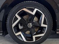 Gebraucht VW Golf VIII R-line 150 PS (110 kW) 2025 Schwarz Kombi