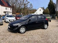 Gebraucht Hyundai i20 Edition 86 PS (63 kW) 2014 Schwarz Kleinwagen